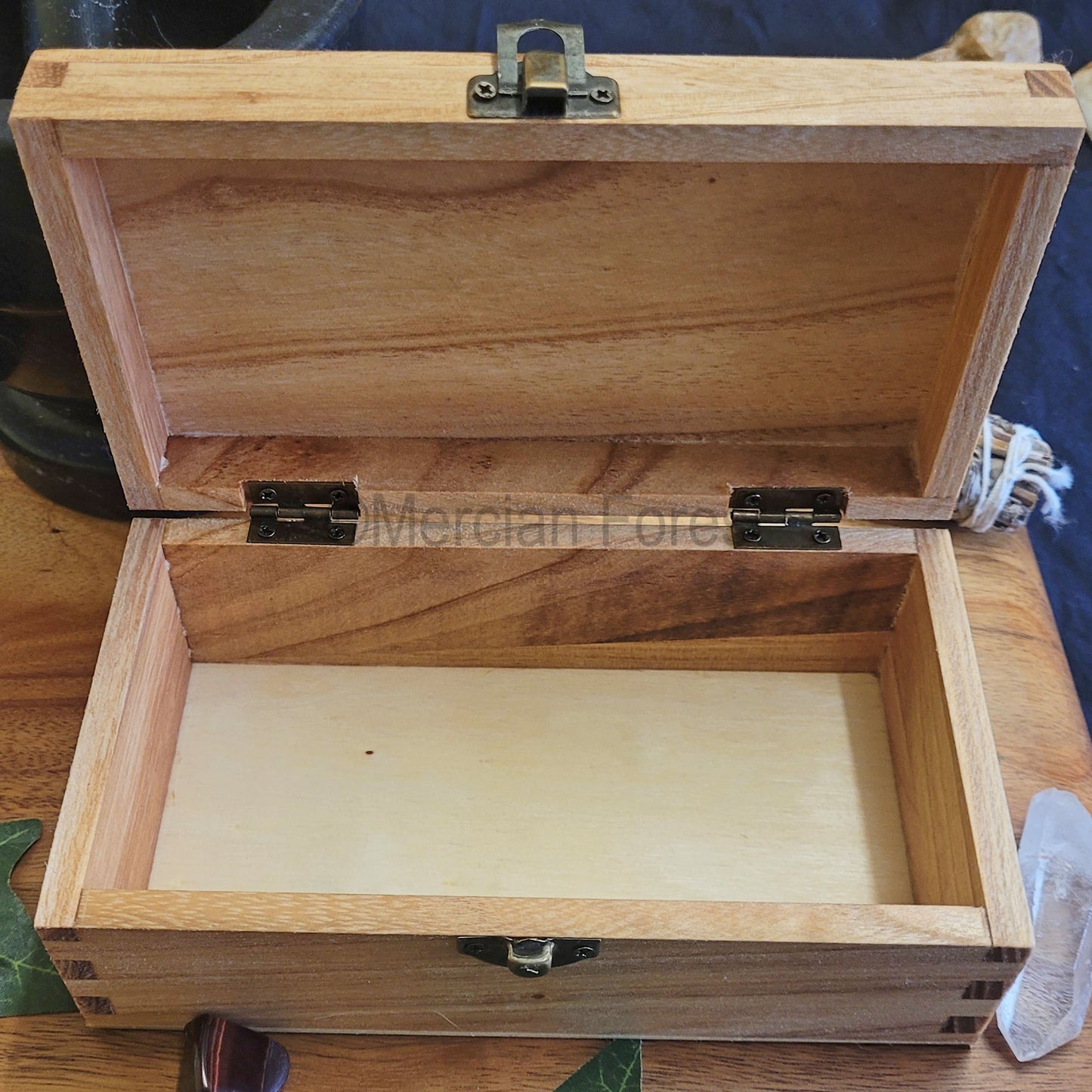 Triquetra Box 18 x 10 x 6.5 cm