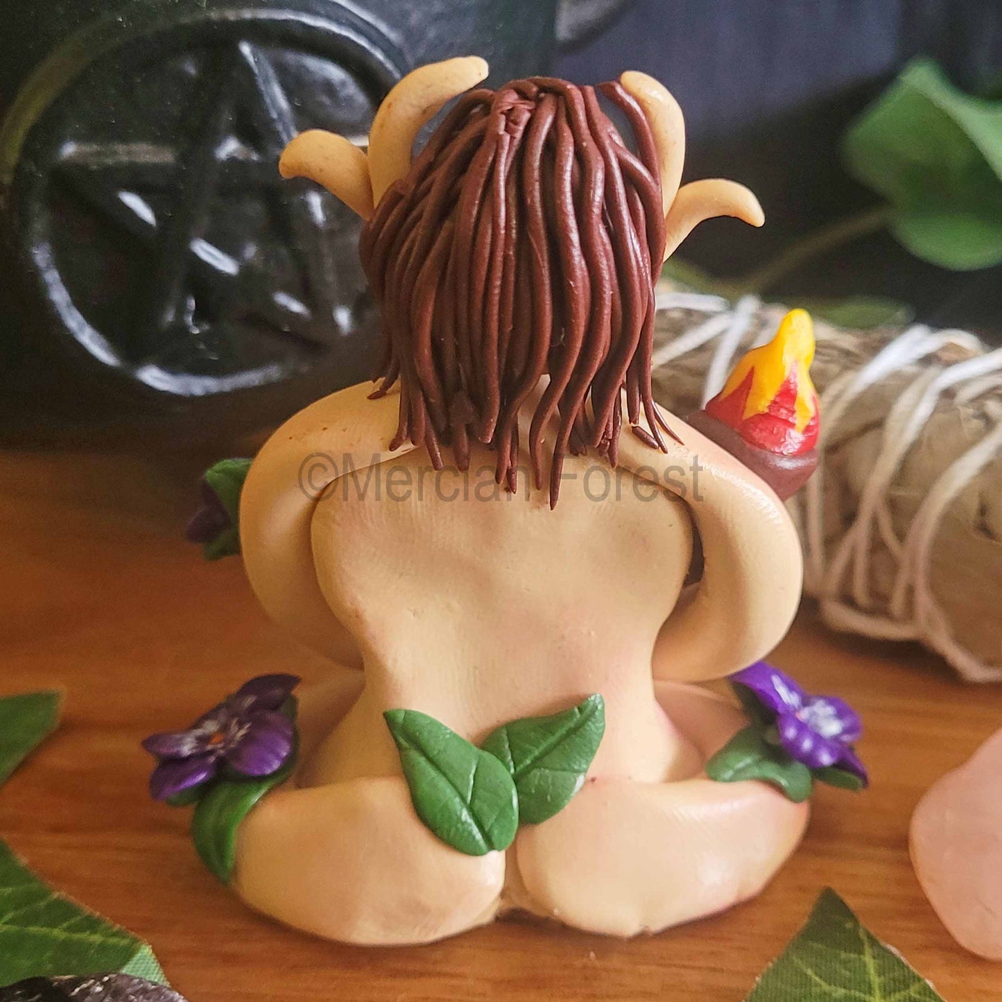 Elen of The Ways Sitting Goddess Figurine with Violet Flowers