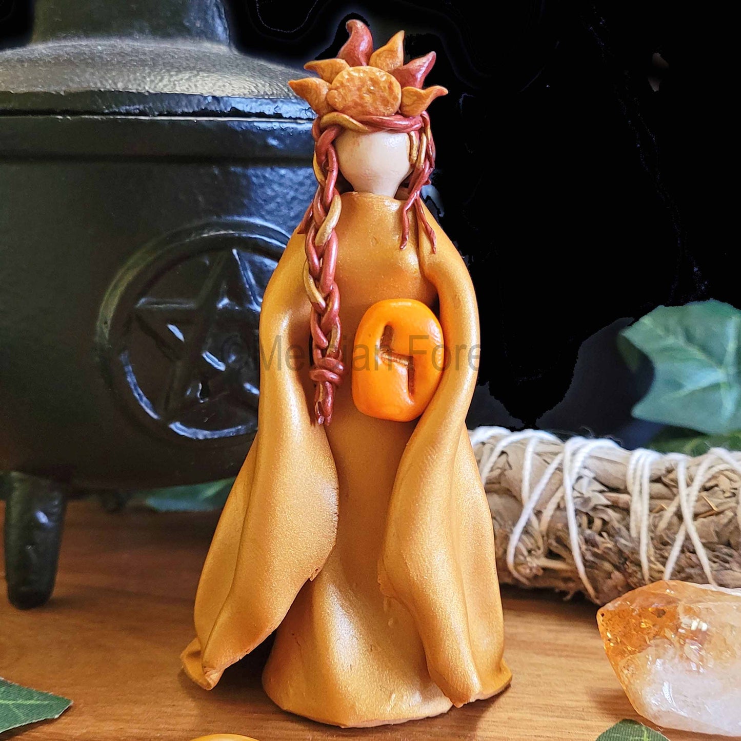 Sol Altar Goddess, Mini Statue or Figurine