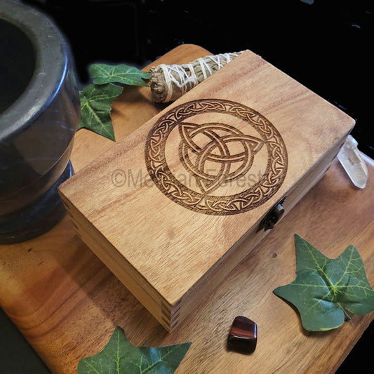 Triquetra Box 18 x 10 x 6.5 cm